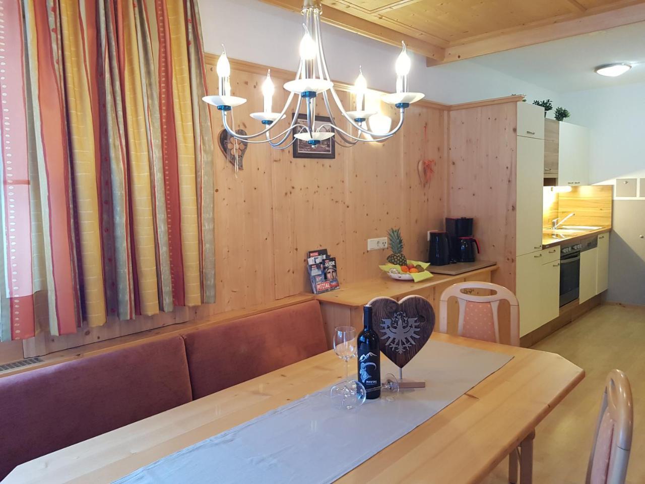 Alpina Appartement Sankt Leonhard im Pitztal Exterior photo
